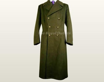Sobretudo masculino feito à mão em lã e cashmere verde militar - modelo histórico.