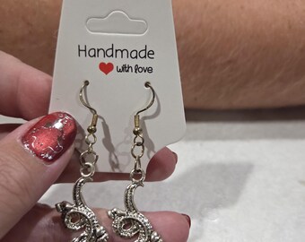 ¡Pendientes hechos a mano!