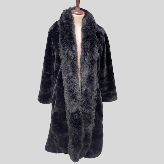 Vintage Black Mink Fur Coat: Elegant Hollywood Glamour