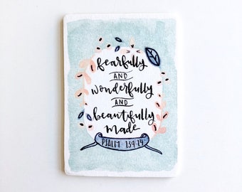 Aimant en bois Aquarelle Psaume 139:14 Fait terriblement et merveilleusement | Art biblique | Cadeau de pendaison de crémaillère
