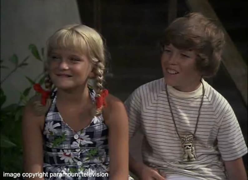 Brady Bunch Hawaii Tiki Taboo Necklace Diddle Iddle Ooo Etsy UK