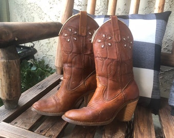 1950s-1960s Leather Boots Cowgirl Ankle Riding Heels Floral by Acme // 5.5 US Size 5 1/2