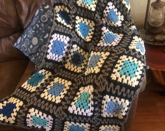 53x46” Crochet Throw Large Blanket Granny Square Afgan Vintage Cabin Blues