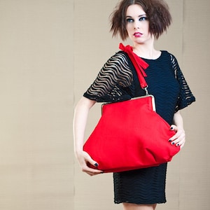 red kiss lock purse/metal frame bag/oversize bag/ big bag