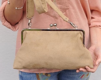 kiss lock purse/frame bag/ beige frame bag/chain bag/kiss lock bag