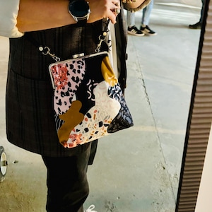 Clutch moro/bag with Chain/metal frame bag/elegant bag/cros body bag/kiss lock bag/purse