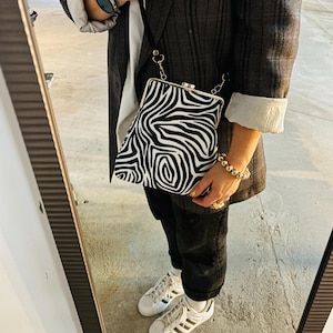 Clutch zebra/bag with Chain/metal frame bag/elegant bag/cros body bag/kiss lock bag/purse