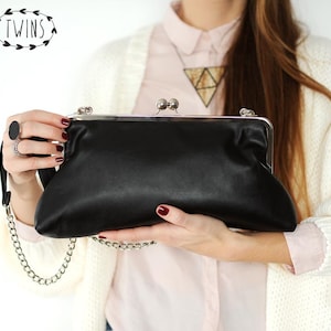 kiss lock  black purse/chain bag/