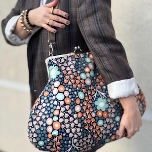 Flower kiss lock Bag/ kiss lock bag