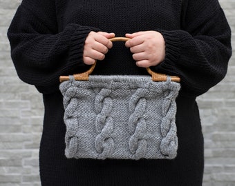 Sale-Knit Handbag In Gray With Wooden Handle