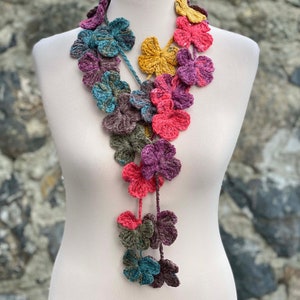 Cachecol de colar de flores de crochê, cachecol de laço de crochê