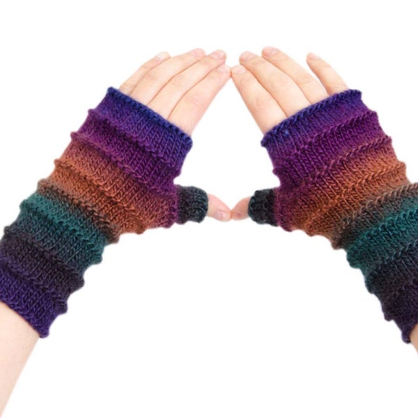 Gants sans doigts en tricot dans les tons marron, vert marine et violet