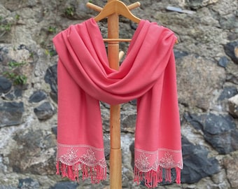 Thin Luxurious Pashmina Shawl Scar With French Lace Border, Bridesmaid Shawl, Bridesmaid Gift, Redish Coral