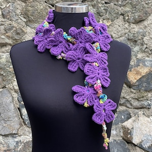 Cachecol de Crochê Lariat com Flores, Jóias de Crochê Lariat, Colar de Fibra, Roxo
