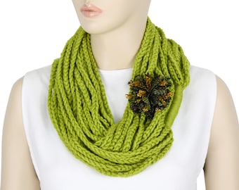 Sale -  Crochet Chain Lariat Scarf, Crochet Chain Loop Scarf, Crochet Infinity Scarf, Green