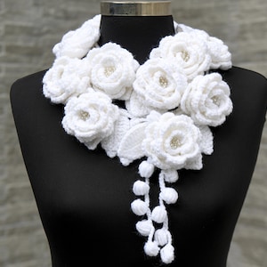 Crochet Flower Lariat Scarf, Crochet White Scarf, White Flower Scarf, Beaded Scarf