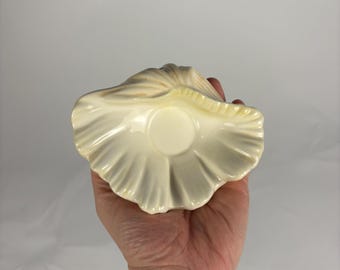 Vintage Shell Soap Dish – Cream Ceramic Seashell Dish – Coastal Bathroom Decor