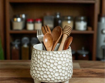 Tarro de cerámica con trípode hecho a mano - Tarro de cerámica para cocina - Tarro decorativo con trípode - Tarro de cerámica con diseño de piedra - Decoración del hogar