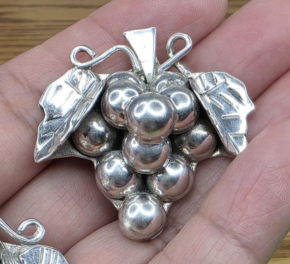 VTG Taxco (925) Sterling Silver Grape Cluster Clip-on Earrings View 4