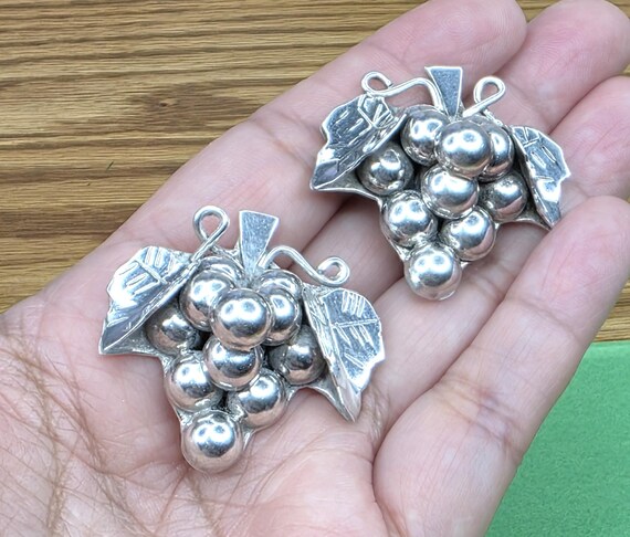 VTG Taxco (925) Sterling Silver Grape Cluster Clip-on Earrings