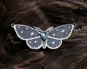 Colar Mariposa em Prata de Lei - Cabochão de Labradorita, Joia Celestial