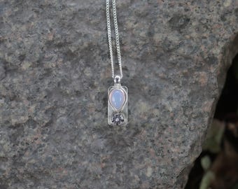 Handmade 925 Silver Vintage Flower Natural Opal Teardrop Shape Pendant Necklace