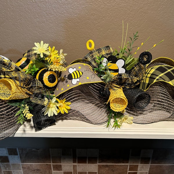 Bee Garland, Bee Swag,  Floral Garland, Floral Swag, Door Garland, Door Swag, Mantle Garland, Bee Door Decor