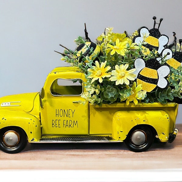 Bee Centerpiece, Vintage Truck Centerpiece, Bee Floral Centerpiece, Spring Centerpiece, Summer Centerpiece, Bee Decor, Table Decor