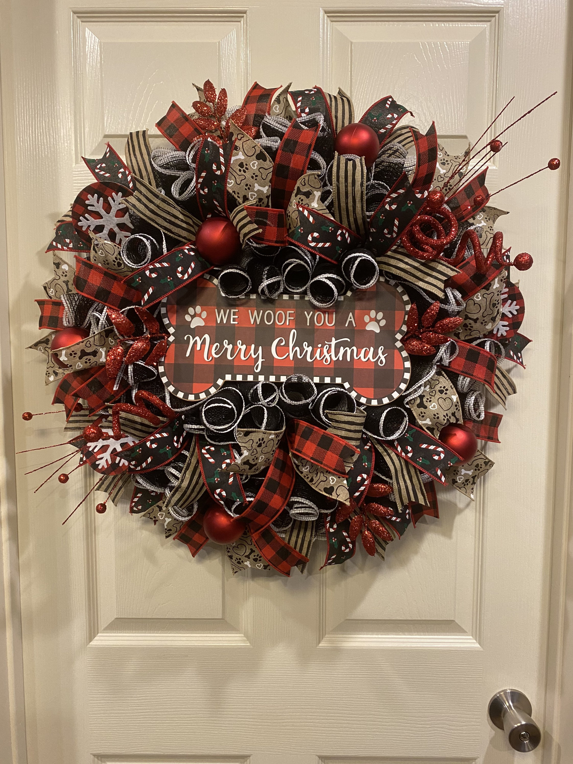 Christmas Wreath, Dog Christmas Wreath, We Woof You a Merry Chrismtas Wreath,  Buffalo Check Wreath, Burlap Wreath, Rustic Wreath 