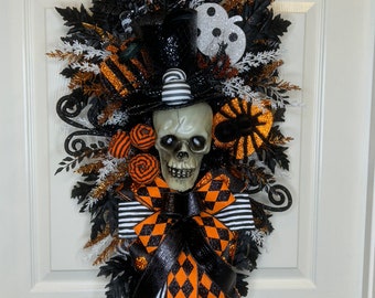 Halloween Wreath, Halloween Tear Drop Swag, Skeleton Wreath, Skull Wreath, Spooky Wreath, Skeleton Swag Wreath, Glitter Pumpkin Wreath