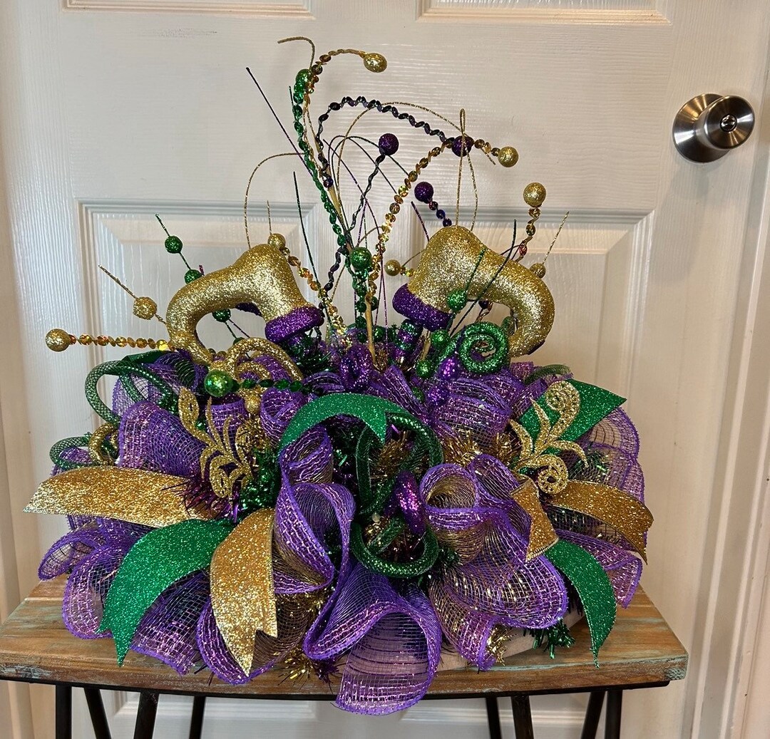 bulk mardi gras tableware