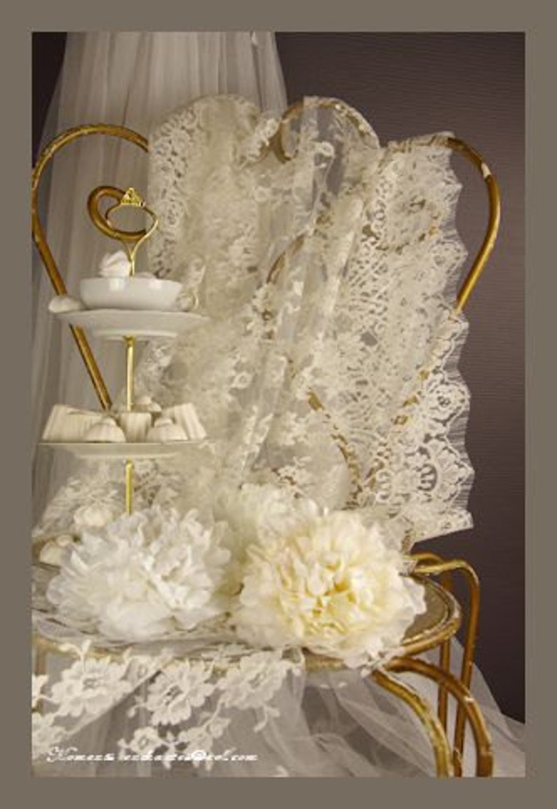 Cadeau mariage livre d/' or dentelle Joli cadeau de mariage fabriqu\u00e9 en France