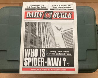 スパイダーマン 新聞 レプリカ デイリービューグル社 まとめ売り グッズ 小道具 スパイダーマン デイリー・ビューグル「指名手配」新聞小道具レプリカ