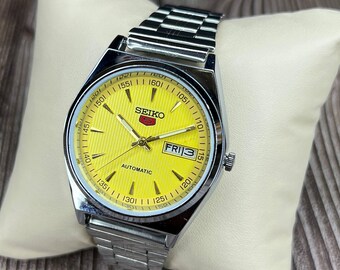 Orologio da polso analogico Seiko 5 automatico con giorno e data, in acciaio inossidabile, colore giallo, vintage, del 1980, ricondizionato