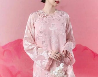 Modern Pink Ao Dai – Premium Floral Silk, Flared Long Sleeves, Elegant Neckline Embellishment