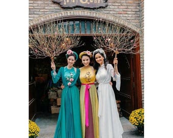 Vietnamese Traditional Long Áo Tứ Thân Set – Elegant Four-Panel Dress for Festivals & Photoshoots