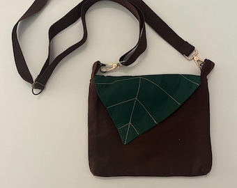 Borsa con parte superiore a foglia