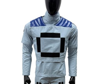 Weißer Din Djarin Mandalorianer Fluganzug | Kundenspezifisches Star Wars Cosplay Kostüm | Kopfgeldjäger Outfit mit schwarzem Umhang & Rüstungsdetails