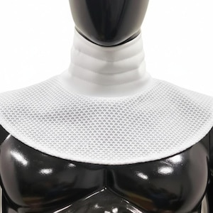 May include: White fencing collar with a mesh bib and a padded neck. The collar is designed to protect the neck and shoulders during fencing. The collar is made of a durable, breathable material.