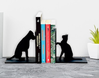 CAT & DOG BOOKENDS, Wooden Bookends, Pet design Decor, Gift for pet lovers, Gift for Dog lovers, Pet Bookends, Dog Ornament, Cat lovers gift