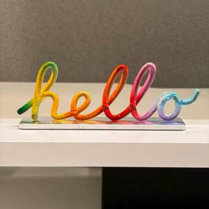 Apple 3D-gedrucktes „Hello“-Schreibtischdeko aus Kunstharz, „Hello“-Schild im Flüssigglas-Stil, Bürodeko für Technikbegeisterte, Geschenk für Entwickler, Schlüsselanhänger