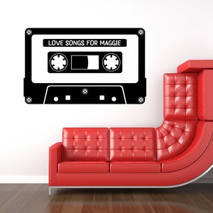 Arte personalizada com fita cassete, decalque de parede musical, decoração com fita cassete mista, placa com nome personalizada, decoração vintage para toca-fitas, decoração dos anos 1970, anos 1980