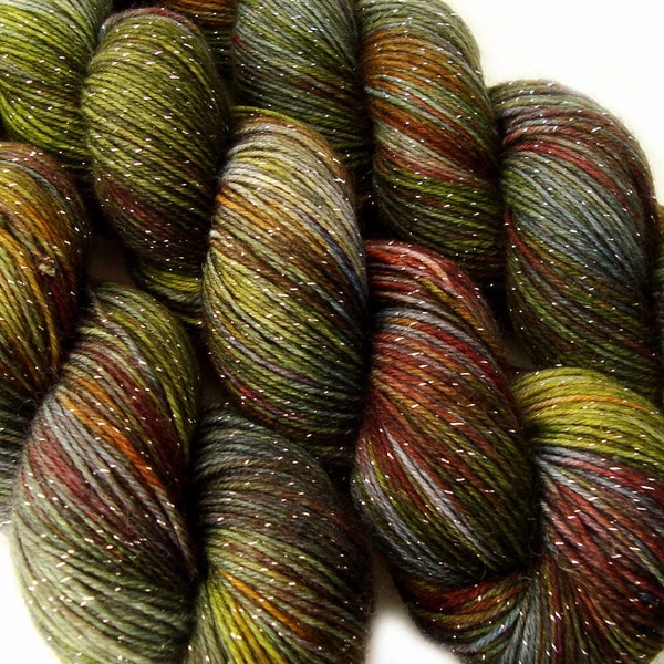 laine à chaussette paillettes LOTHLORIEN Seigneur de la main d’anneaux teint sw merino nylon stellina 3,5 oz 435 yards