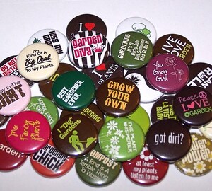 Badge Broche Moustache 37 Mm - Fait Main En France - Cadeau Original Pour Collègue Ou Ami
