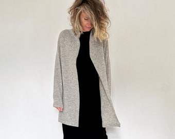 CARDIGAN EN LAINE, cardigan chaud, pull cardigan, enveloppement de laine biologique, pull d’hiver, cardigan femmes, pull de style minimaliste