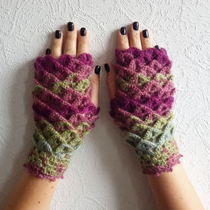 Handmade fingerless gloves Crocheted dragon scales mittens fingerless gloves Armwarmers Wristwarmers Womens gloves
