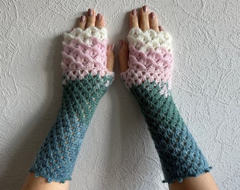 Crochet Dragon Scale Fingerless Gloves: Wool Blend Arm Warmers