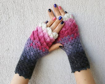Fingerless gloves Arm warmers Handmade wrist warmers Womens gloves Winter gloves Texting gloves dragon scale mittens fingerless gloves