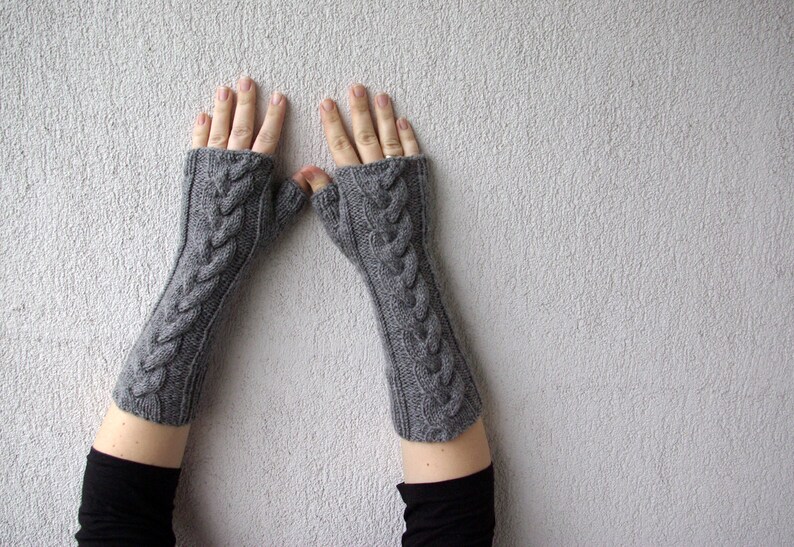 Knit Fingerless Gloves Knit Fingerless Gloves Light grey Hand-knitted Cabled Warmers Gloves & Mittens zdjęcie 2
