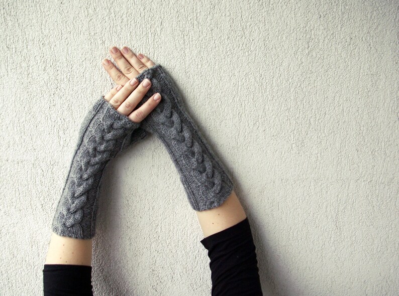 Knit Fingerless Gloves Knit Fingerless Gloves Light grey Hand-knitted Cabled Warmers Gloves & Mittens zdjęcie 1